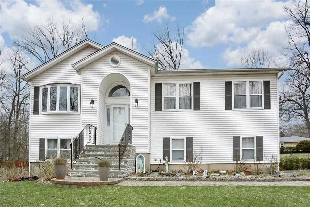 14 Aron Court Spring Valley NY 10977