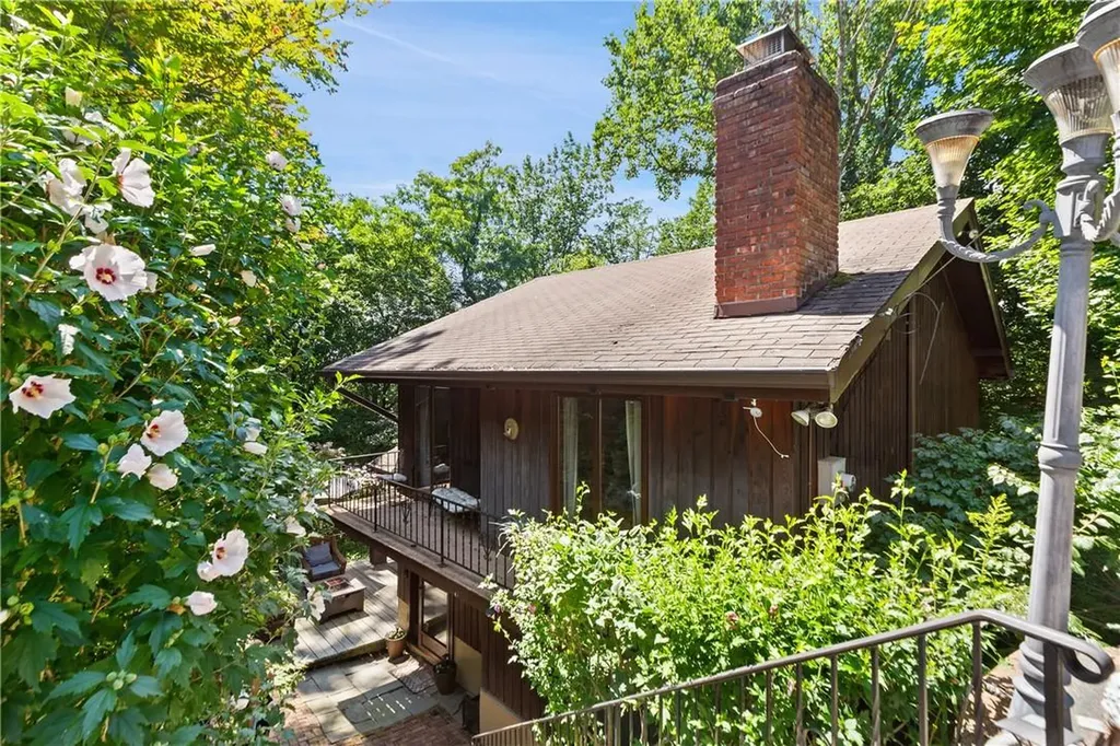 16 Summit Place Pleasantville NY 10570