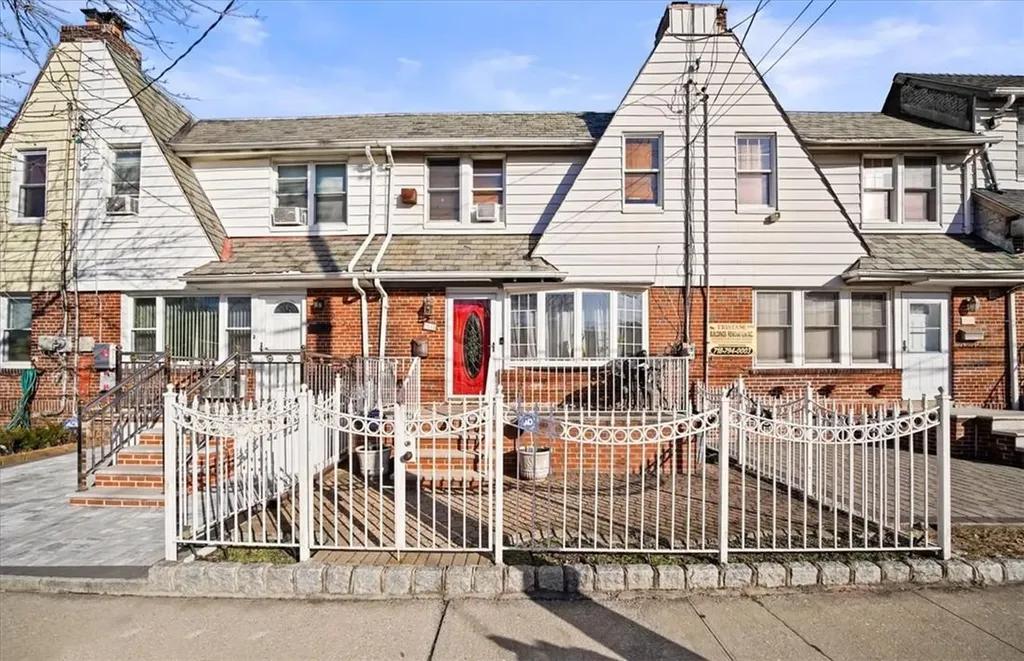 2518 Mickle Avenue Bronx NY 10469