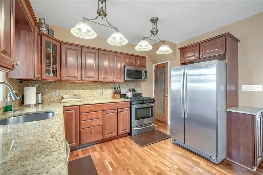 2518 Mickle Avenue Bronx NY 10469