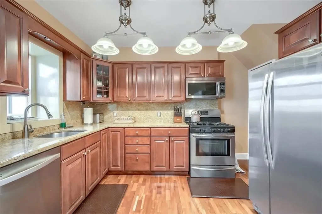 2518 Mickle Avenue Bronx NY 10469