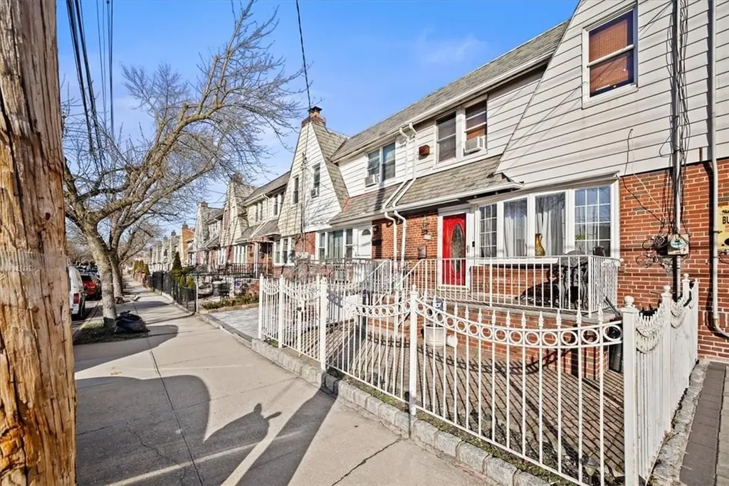 2518 Mickle Avenue Bronx NY 10469