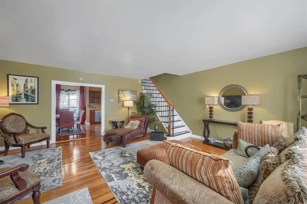 2518 Mickle Avenue Bronx NY 10469
