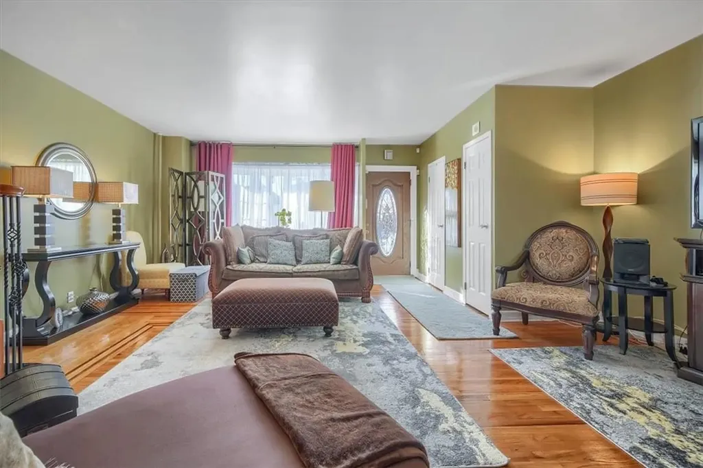 2518 Mickle Avenue Bronx NY 10469