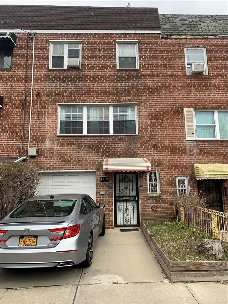1115 E 215th Street Bronx NY 10469