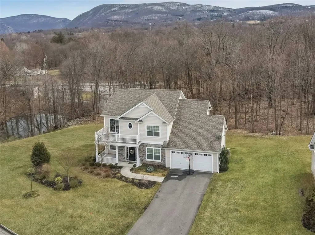 6 Knoll Crest Court Cornwall NY 12518