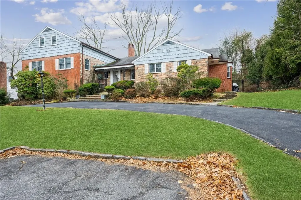 16 Normandy Lane Scarsdale NY 10583