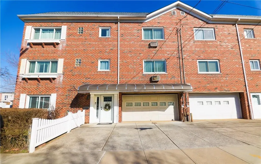 202 Huntington Avenue Bronx NY 10465