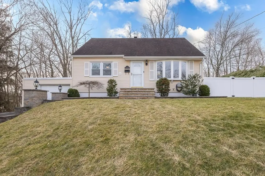 3 Crescent Lane Nanuet NY 10954