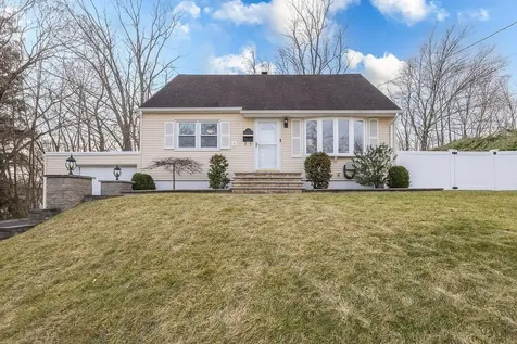 3 Crescent Lane Nanuet NY 10954