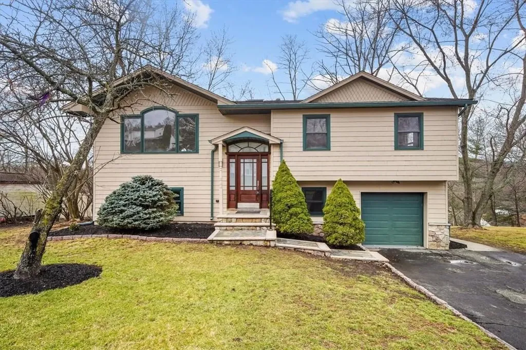 16 Hillside Drive Thiells NY 10984