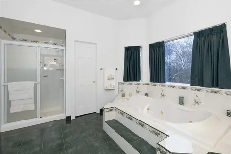 14 Marthas Way Washingtonville NY 10992