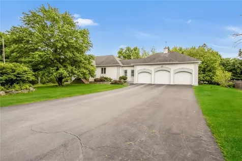 14 Marthas Way Washingtonville NY 10992