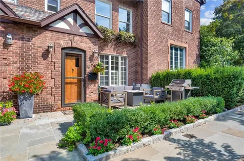 15 Bacon Court Bronxville NY 10708