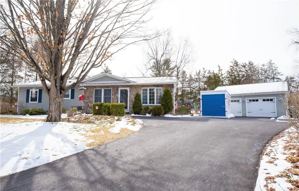 5 Willow Drive Hyde Park NY 12538