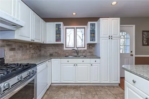44 Cara Drive Pearl River NY 10965