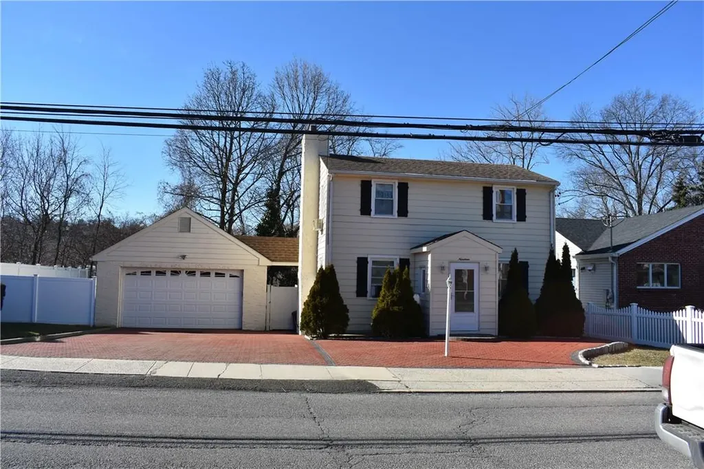 19 Curtis Lane Yonkers NY 10710