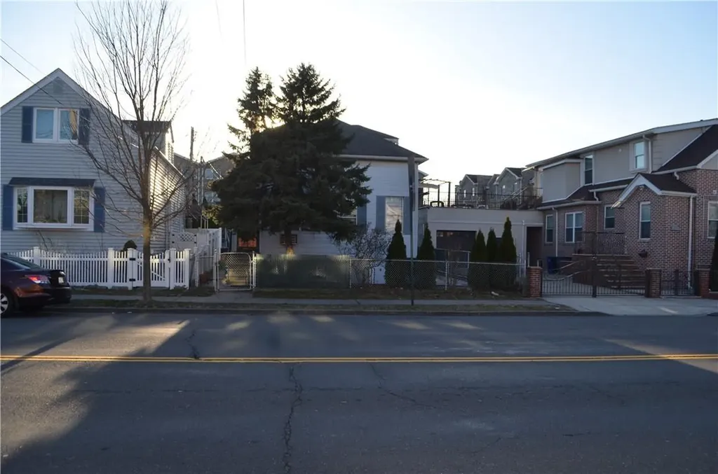 1173 Crosby Avenue Bronx NY 10461