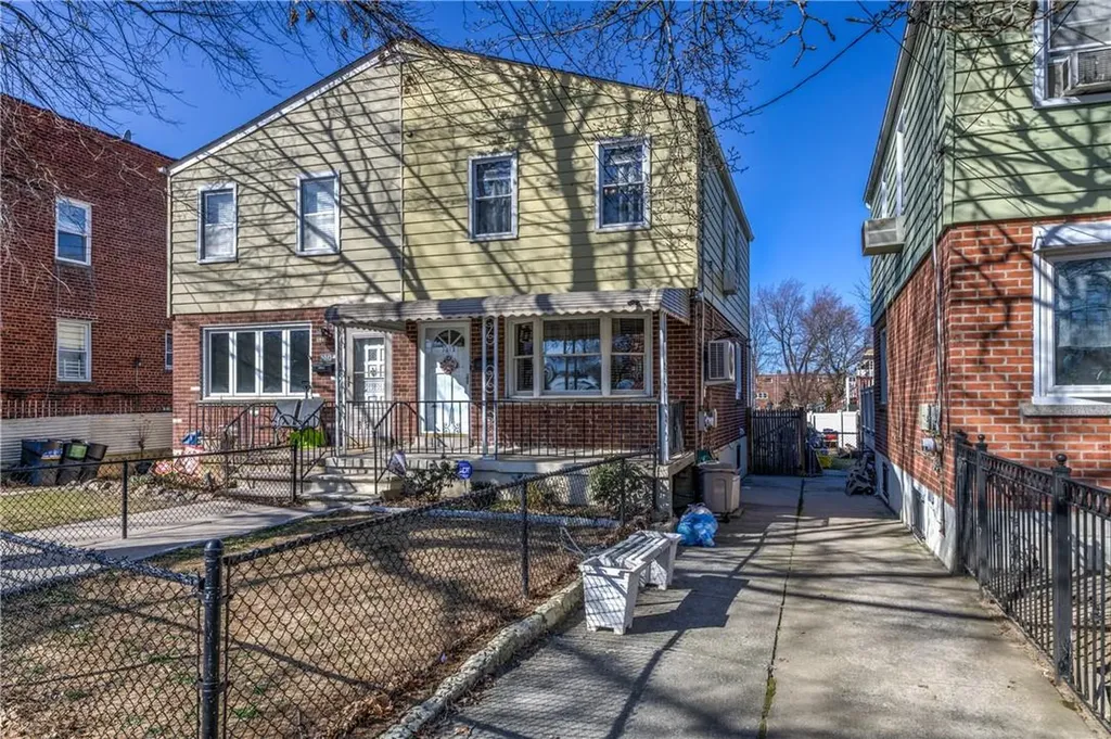 3015 Harding Avenue Bronx NY 10465