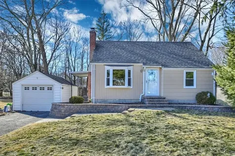 9 Memory Lane Poughkeepsie NY 12603