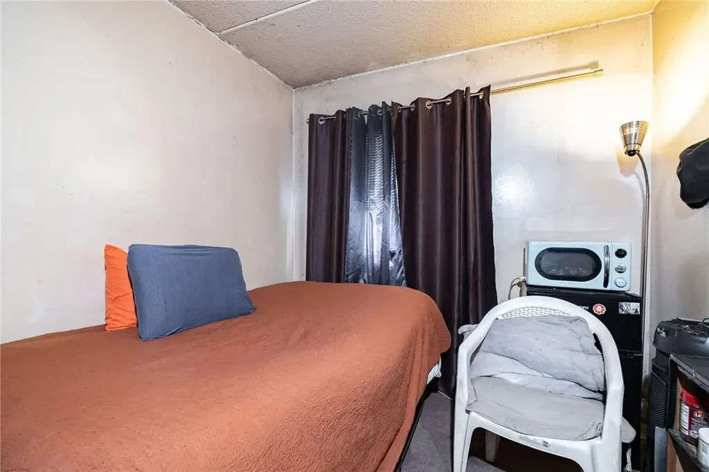 464 E 179th Street Bronx NY 10457