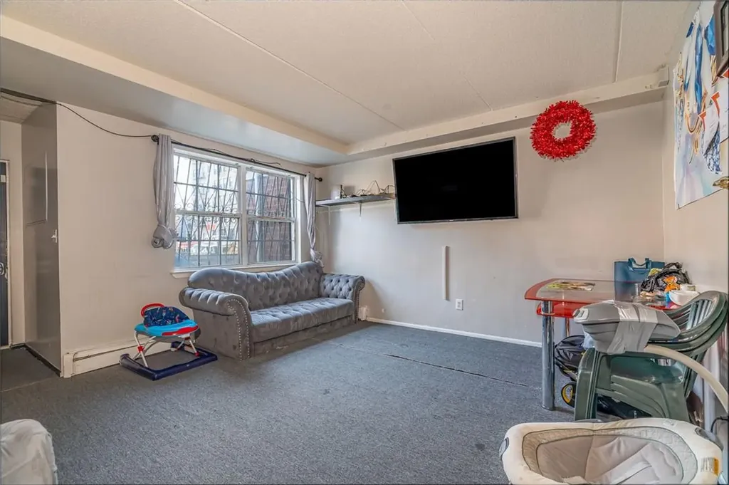 464 E 179th Street Bronx NY 10457