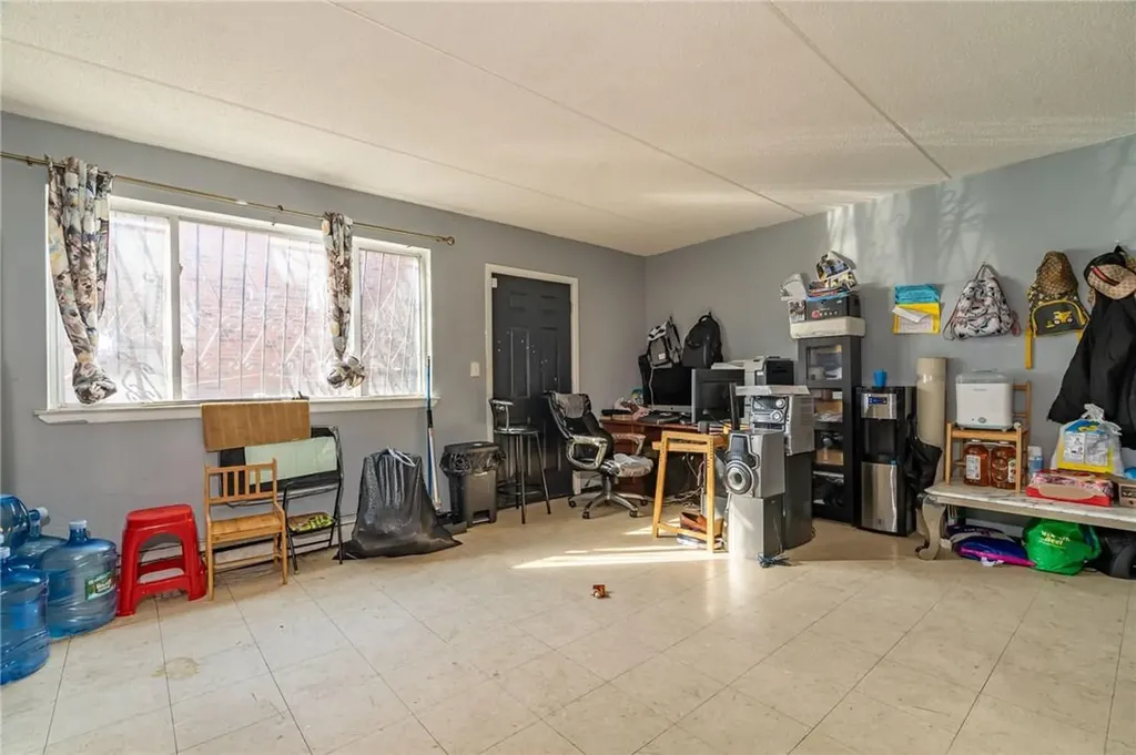 464 E 179th Street Bronx NY 10457
