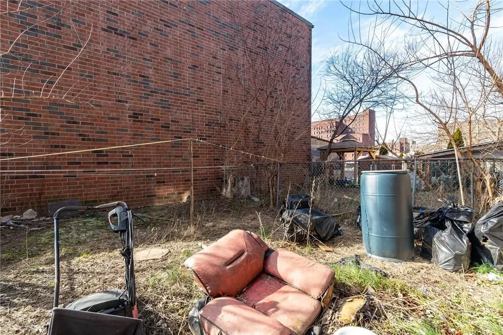 464 E 179th Street Bronx NY 10457