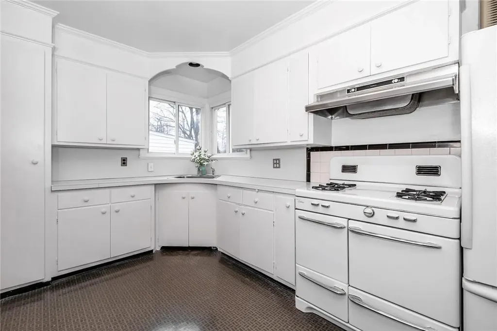 128 Albemarle Road White Plains NY 10605
