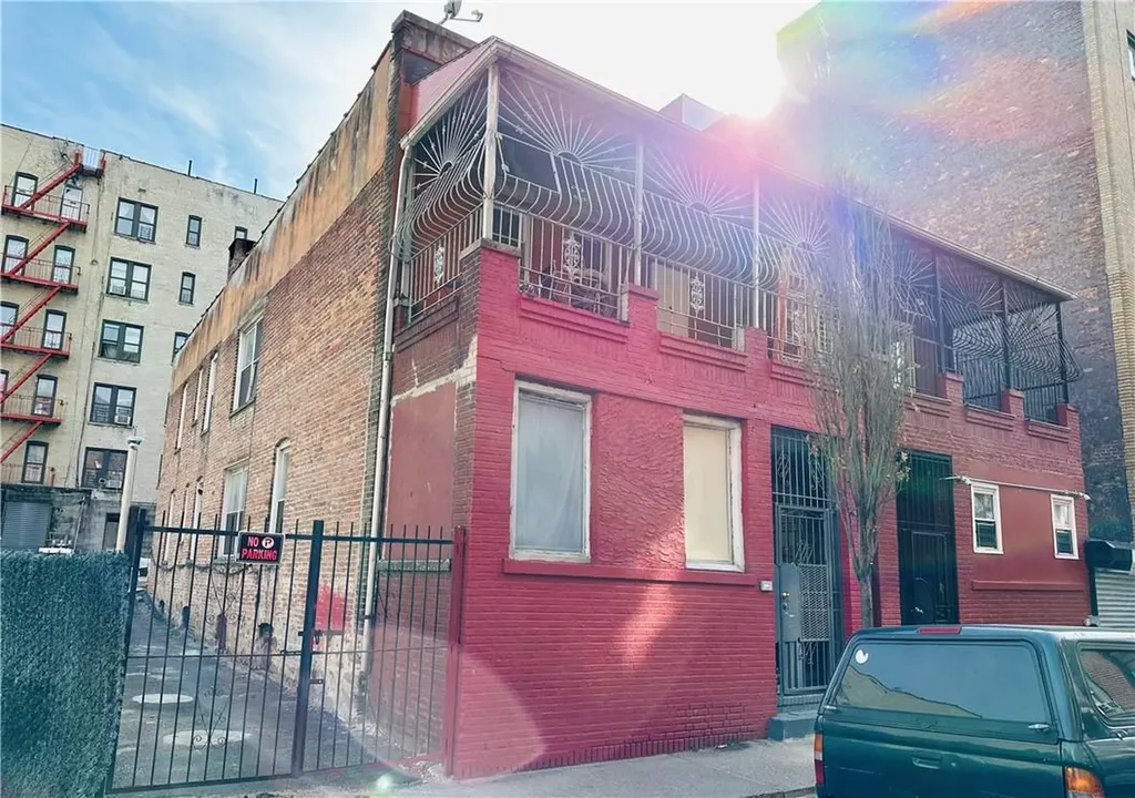 2478 Grand Avenue Bronx NY 10468
