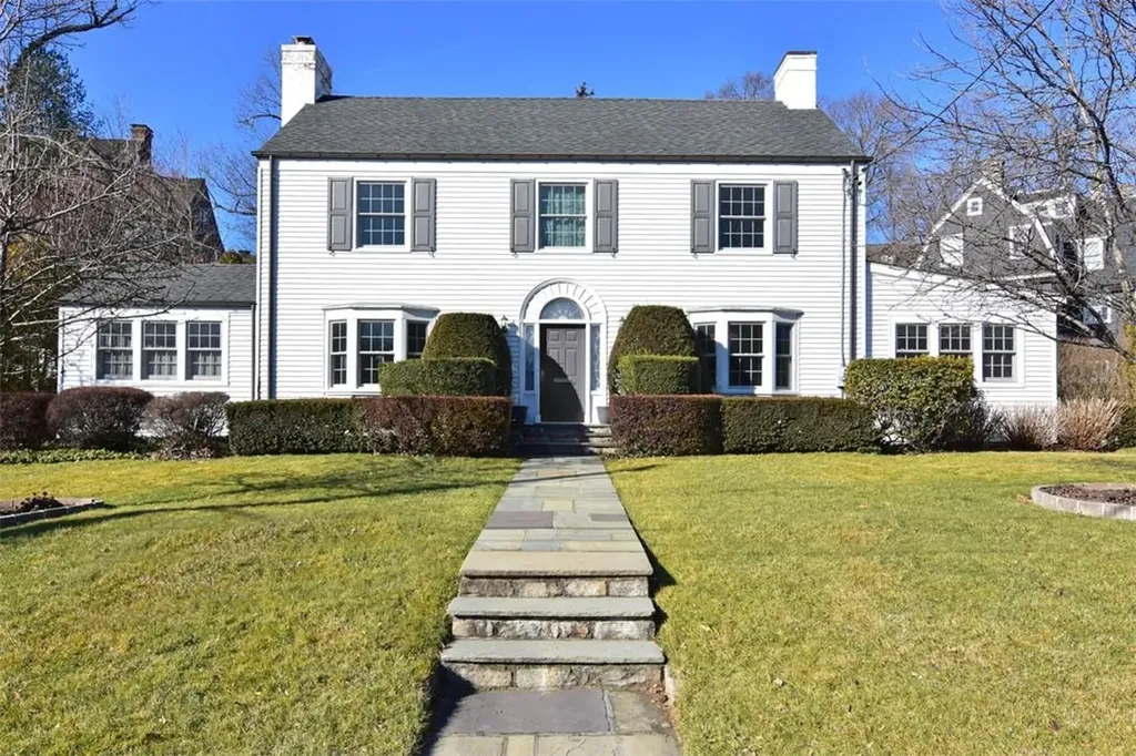 51 Tanglewylde Avenue Bronxville NY 10708