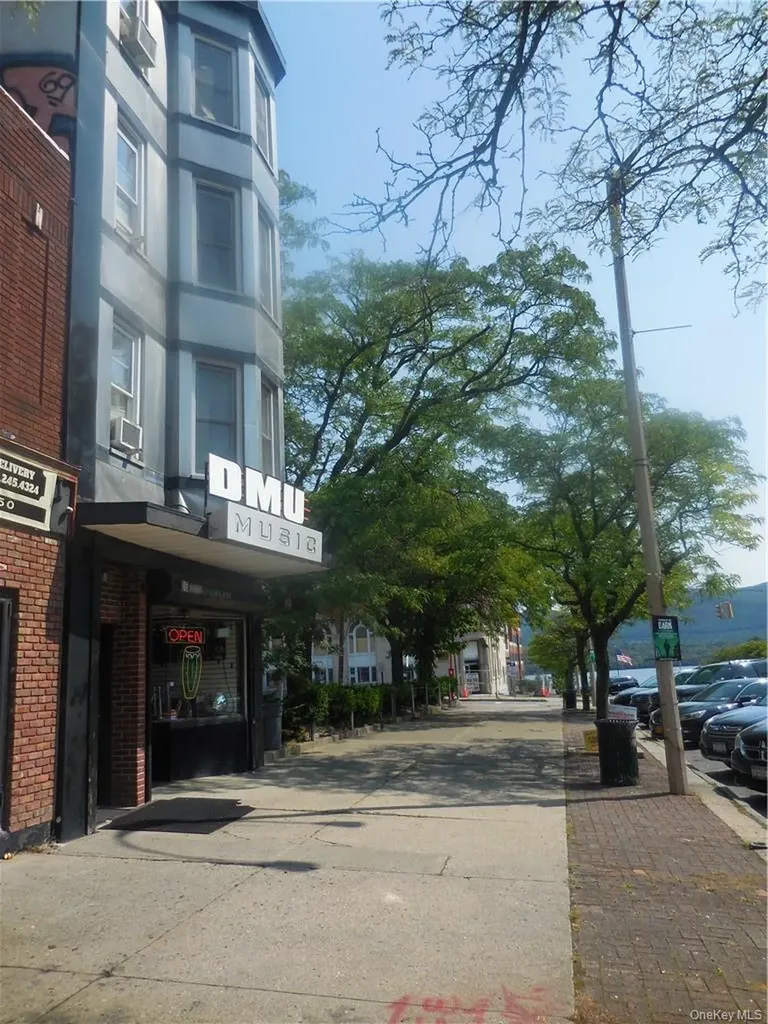 86 Broadway Newburgh NY 12550