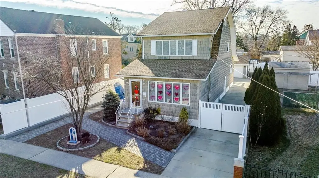 3327 Campbell Drive Bronx NY 10465