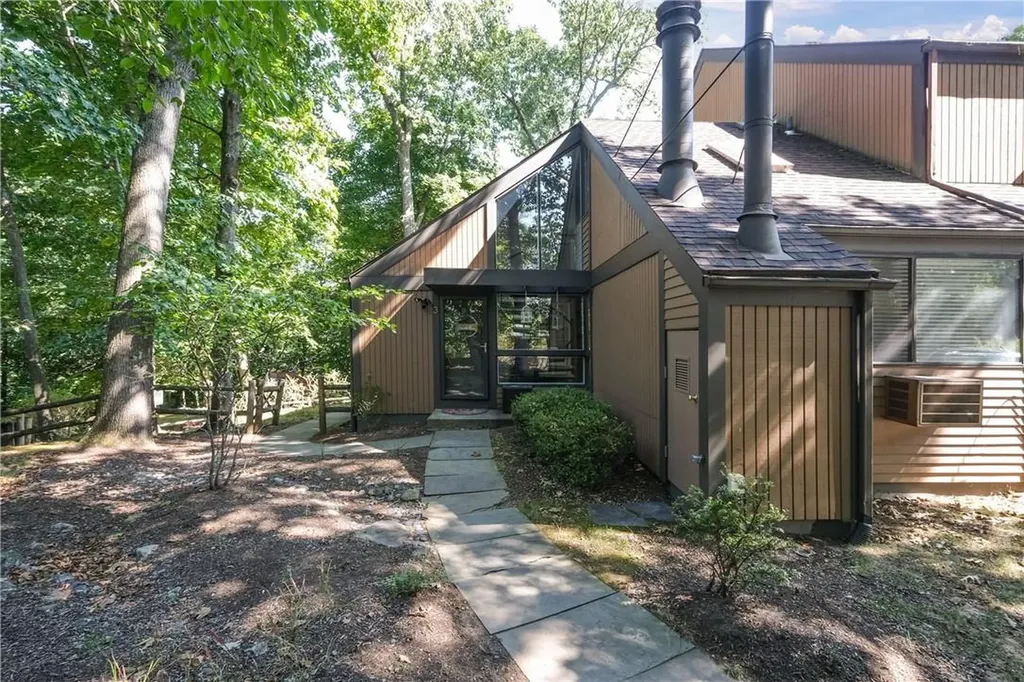 3 Tree Top Lane Dobbs Ferry NY 10522