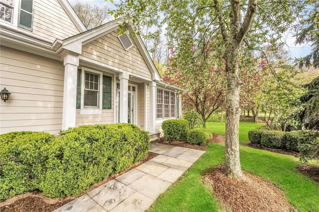 39 Weavers Hill Mount Kisco NY 10549