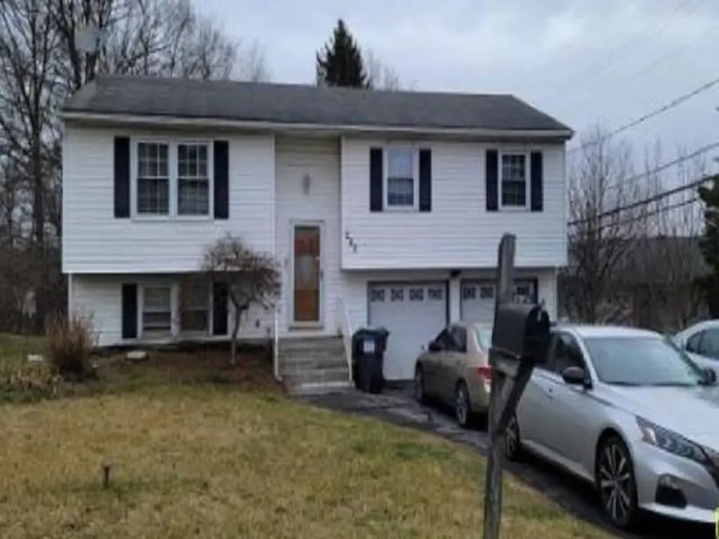 202 Everett Place Maybrook NY 12543