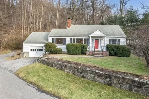 14 Whitehill Place Cold Spring NY 10516