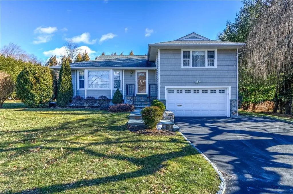 12 Sparrow Circle White Plains NY 10605