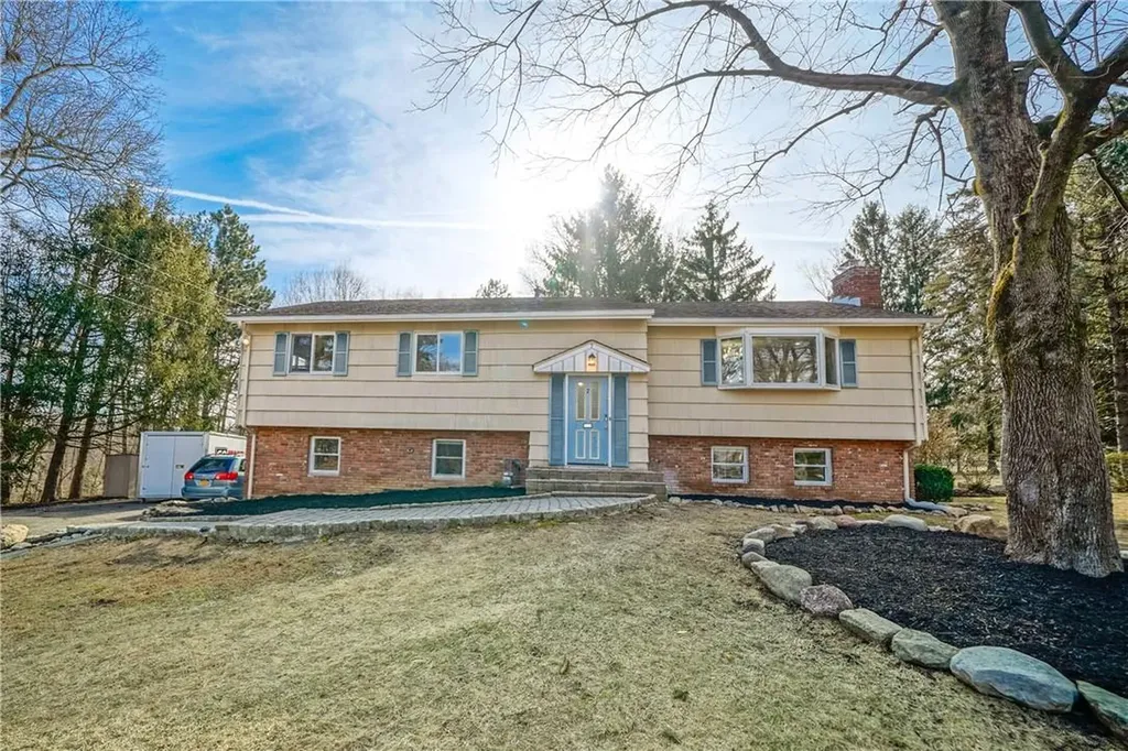 7 Daisy Court Airmont NY 10901