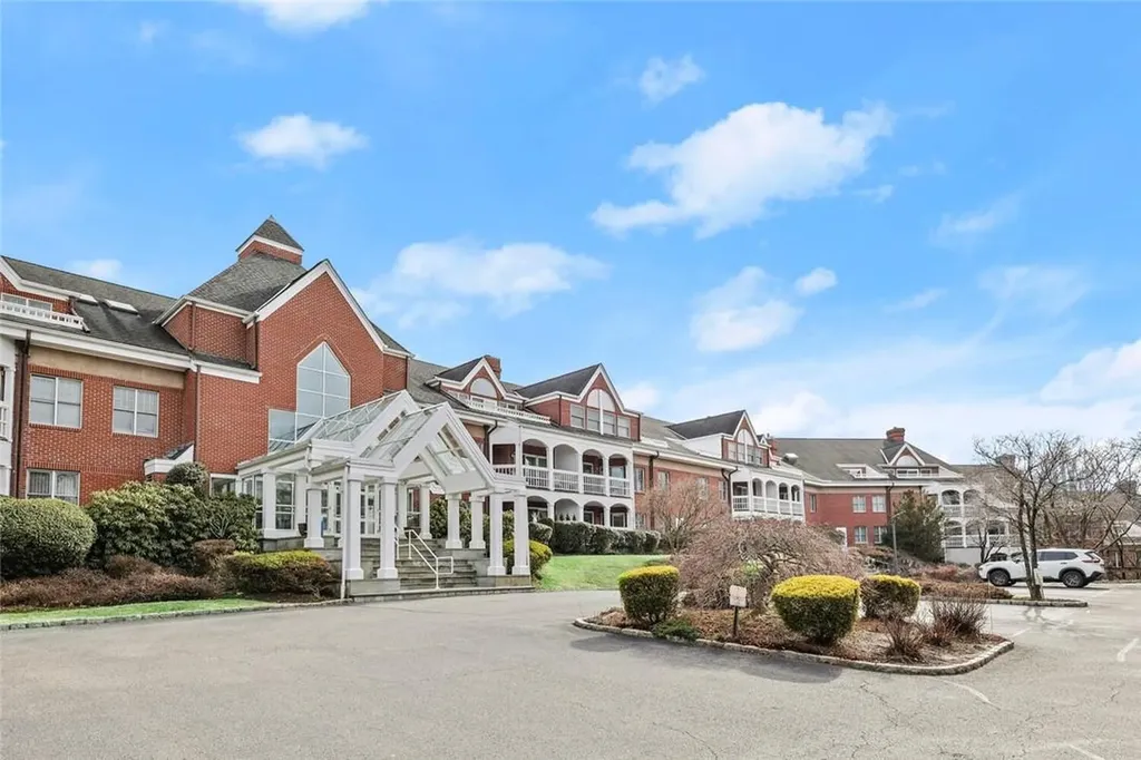 333 N State Road Briarcliff Manor NY 10510