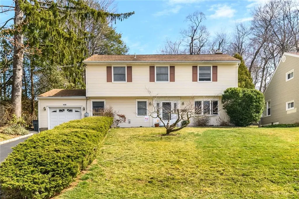 44 Valley View Terrace Mount Kisco NY 10549
