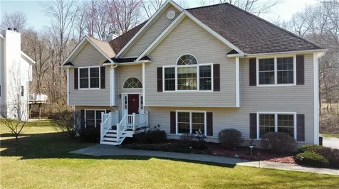18 Kenzbrit Court Poughkeepsie NY 12603