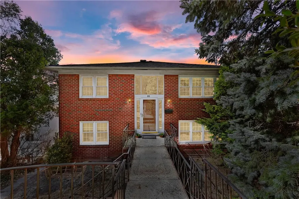 95 Summit Avenue Bronxville NY 10708