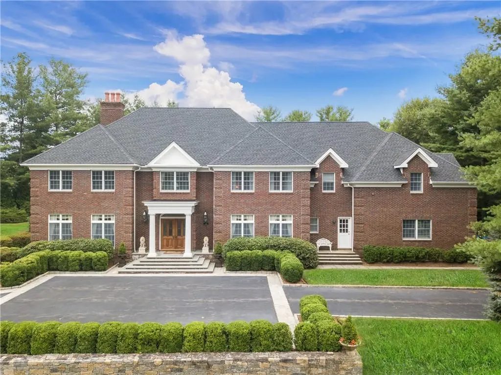 5 Hobby Lane Bedford NY 10506