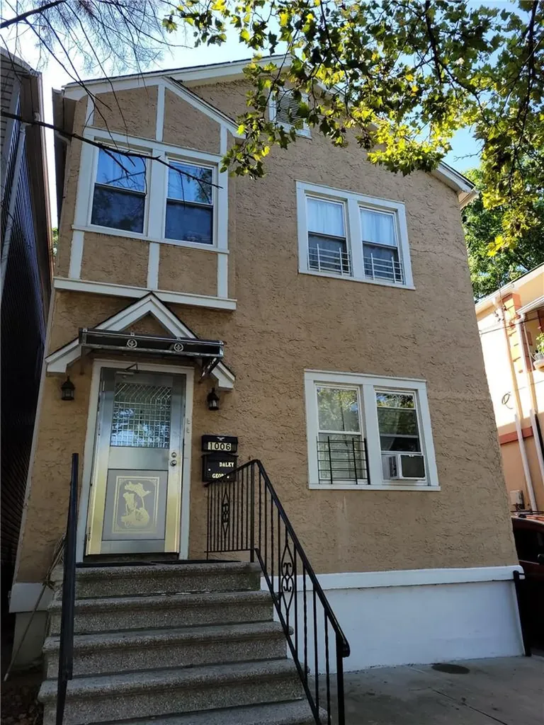 1006 E 241st Street Bronx NY 10466