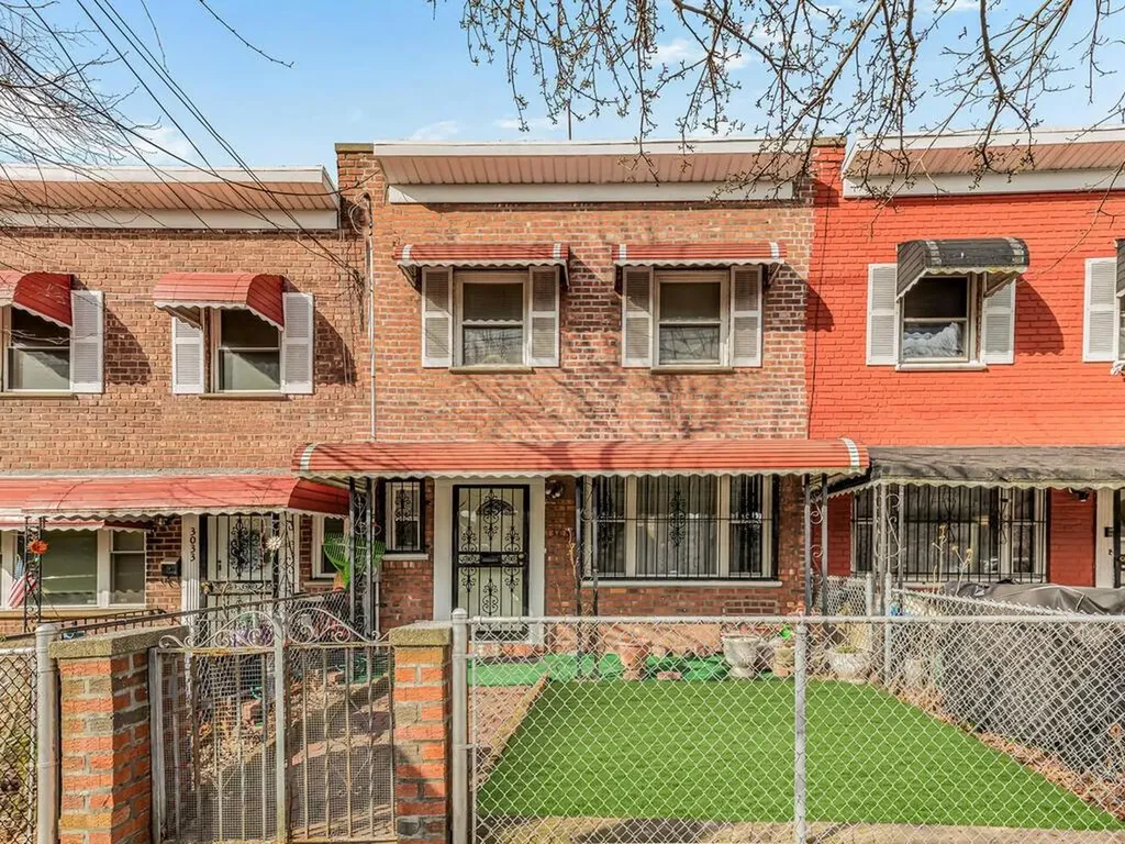 3035 Edson Avenue Bronx NY 10469