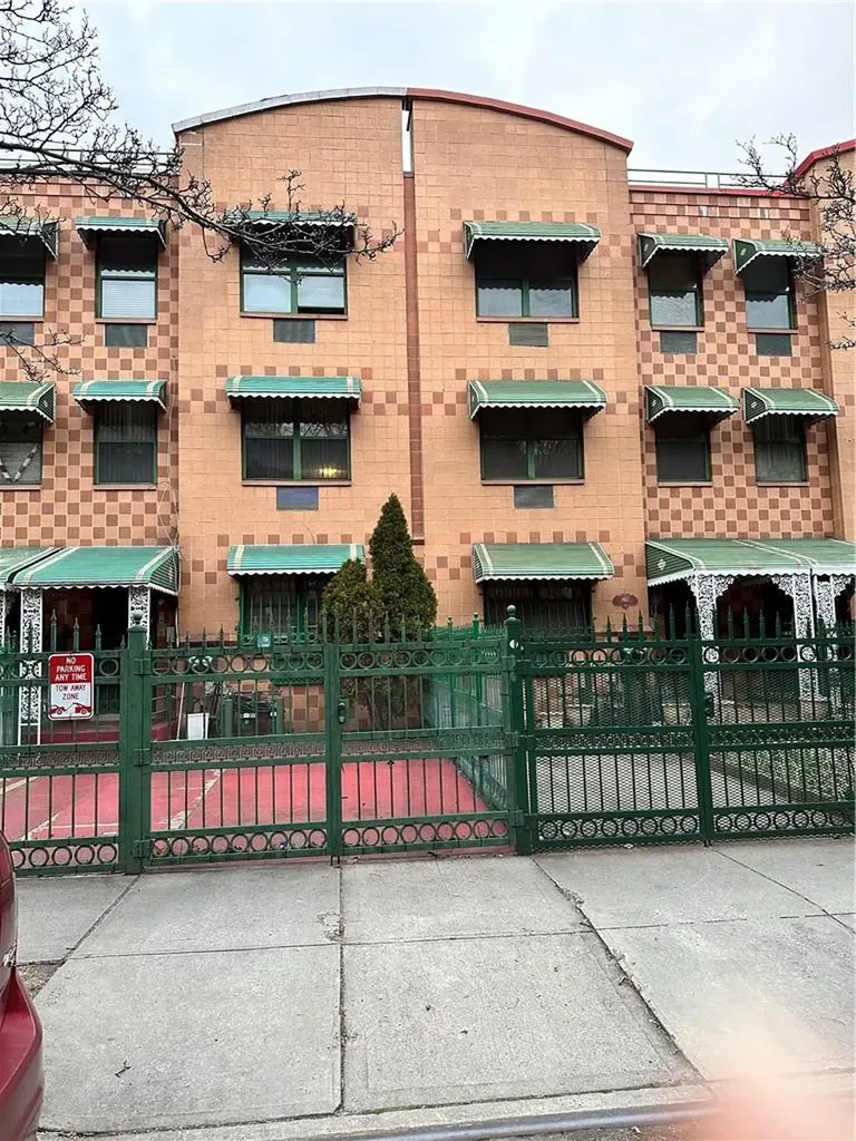1477 Crotona Place Bronx NY 10456