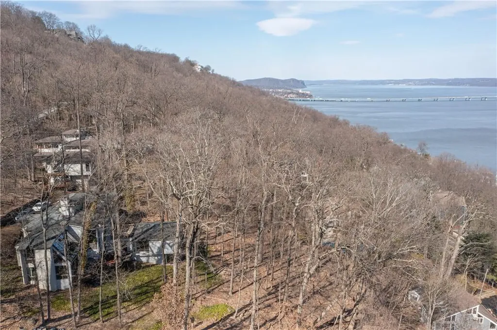 159 Tweed Boulevard Nyack NY 10960