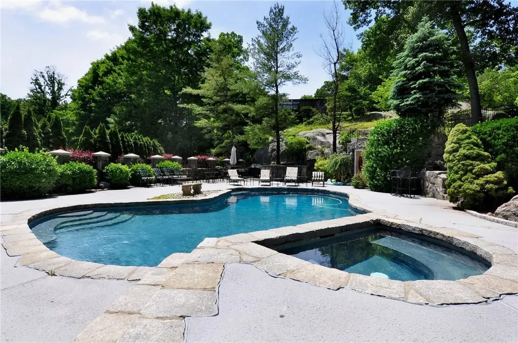 390 Riverview Road Irvington NY 10533