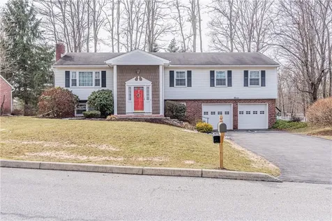 7 Surrey Lane Poughkeepsie NY 12603